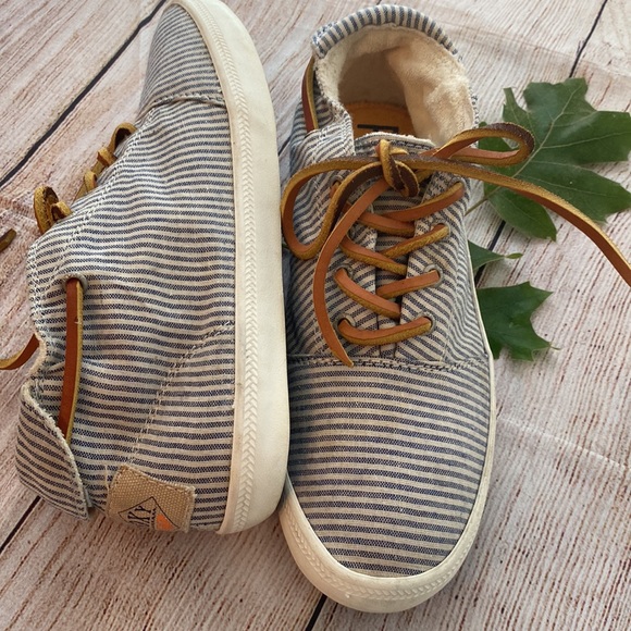 ROXY Encinitas Mid-top Nautical Stripe Sneakers - Picture 12 of 12